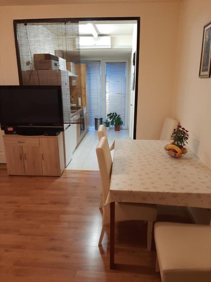 Apartment Mia Ровинь Экстерьер фото
